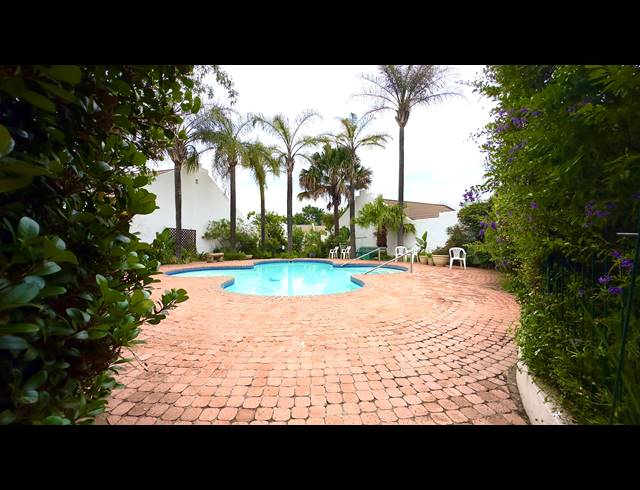2 BEDROOM APARTMENT FOR SALE IN BRYANSTON